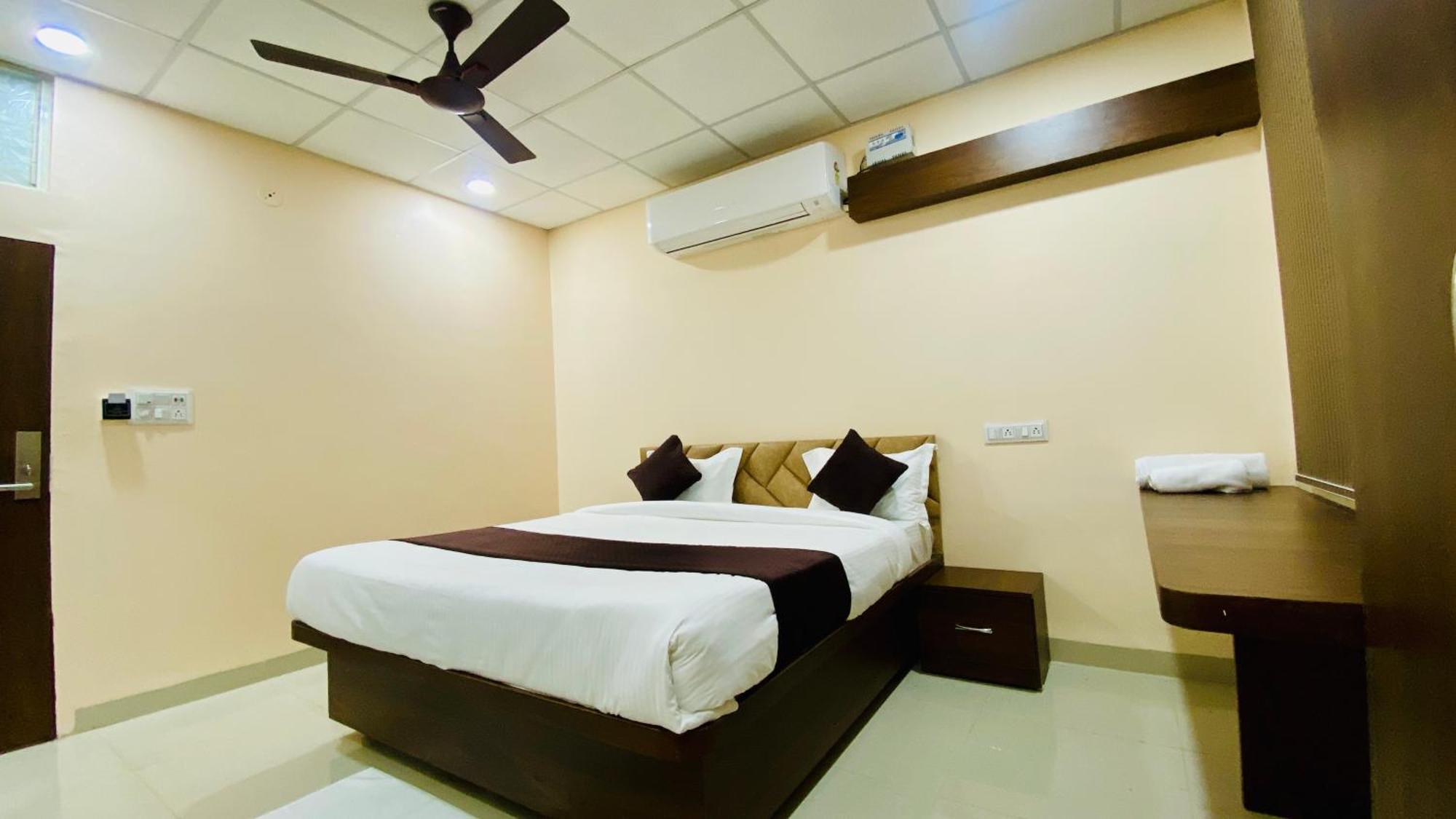 Stay 10 B&M Indore Exterior photo