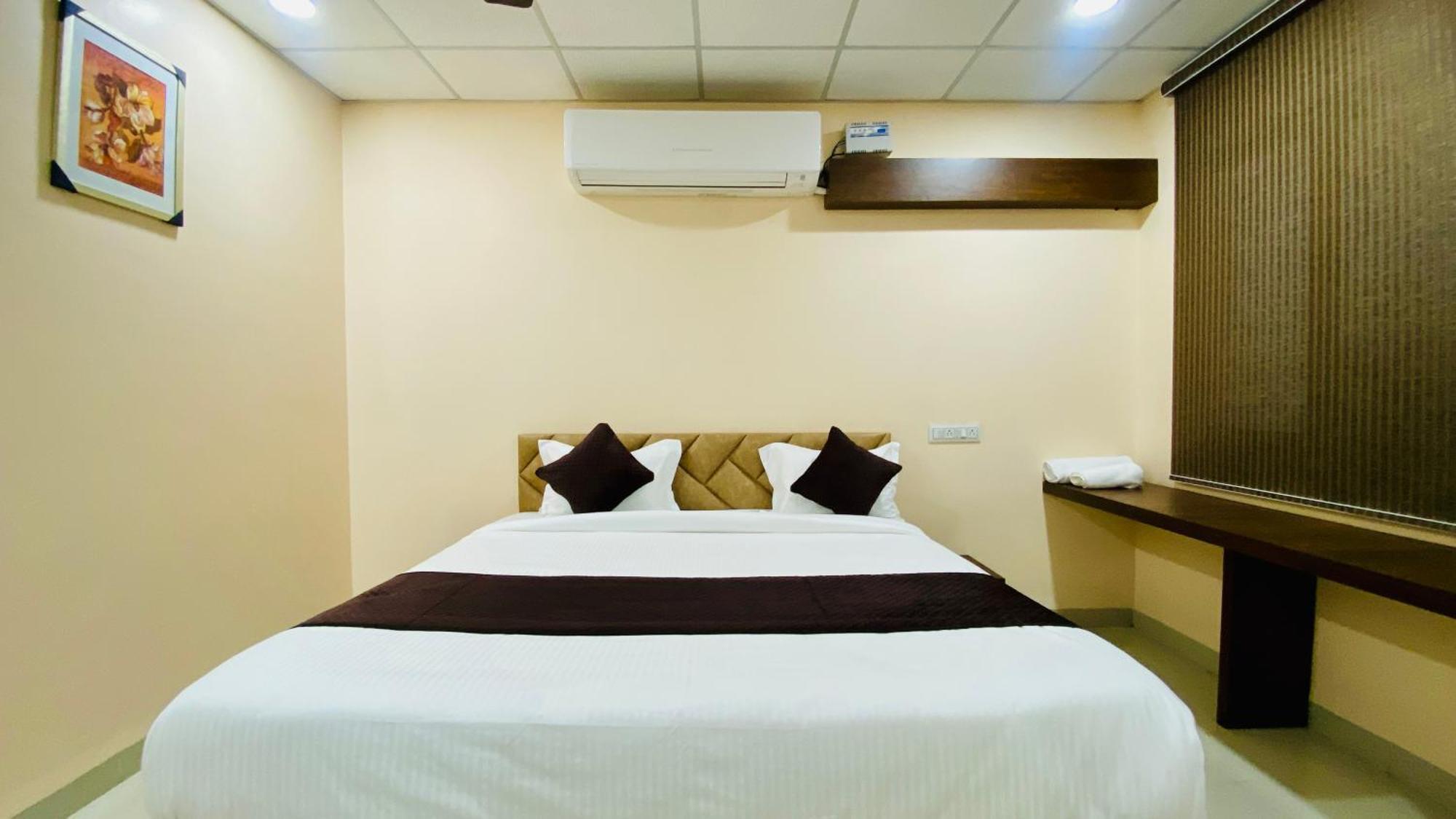 Stay 10 B&M Indore Exterior photo